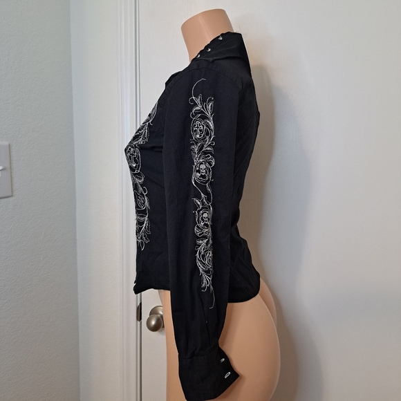 Dead Threads Women Sz M Shirt Goth Western Black Skull Button Down Long Sleeve - Picture 4 of 14